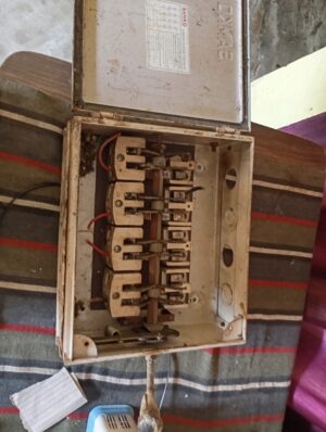 USED CHANGE OVER 63 AMP, 415 VOLT, 4 POLE - Image 2