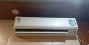 USED HITACHI AC1.5 TON SPLIT AC LOOK  LIKE NEW 3 MONTH WARANTEE